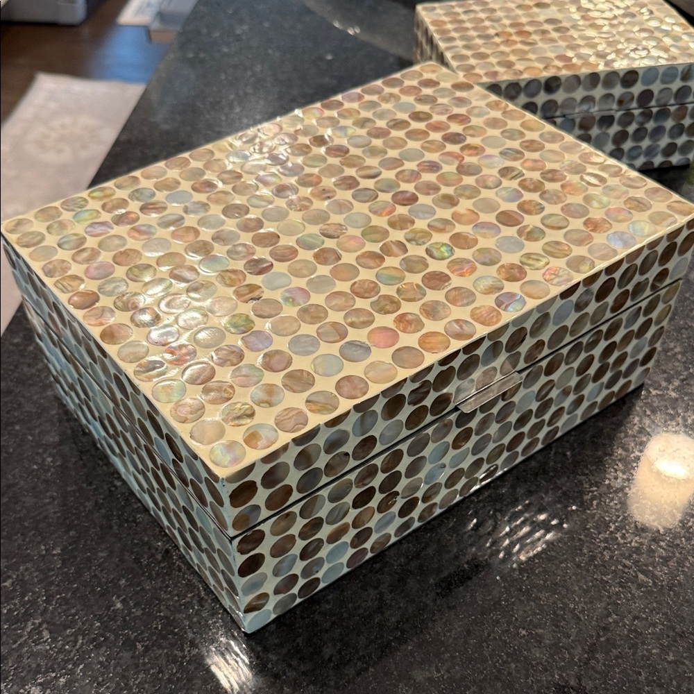 Rectangle Mother of Pearl Handmade Geometric Box with Hinged Lid (Set of 2) - Picture 9 of 14